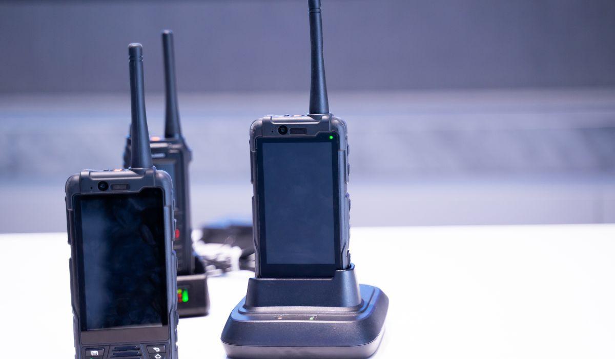 Diferenças entre modelos de rádio portátil
